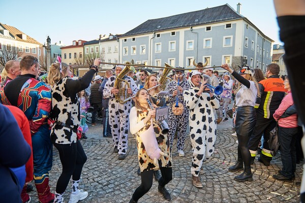 fasching-laufen-23-02-21-16-19-54