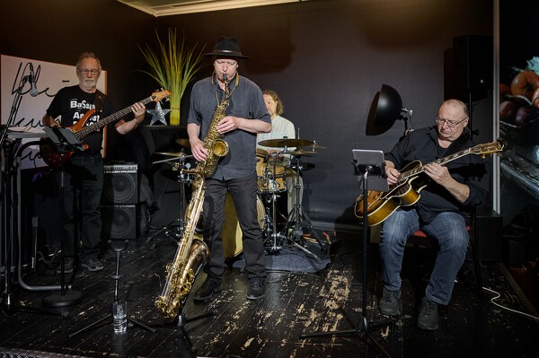 lfmn-23-06-23-21-06-52