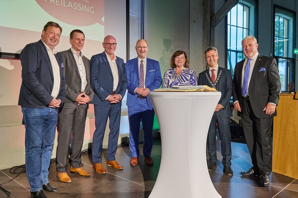 f100-23-06-30-19-58-11