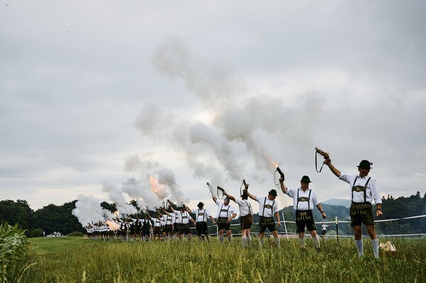 gau-23-07-16-09-46-03