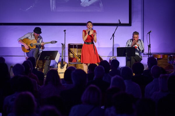 29.09.2023 - Anna Knott „Music and I'm feeling good“