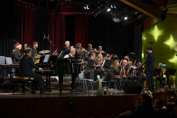 9.12.2023 - Swinging Christmas der Leobendorfer BigBand in der Salzachhalle