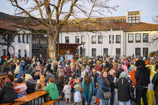 13.02.2024 - Faschingsparty in Freilassing am Rathaus