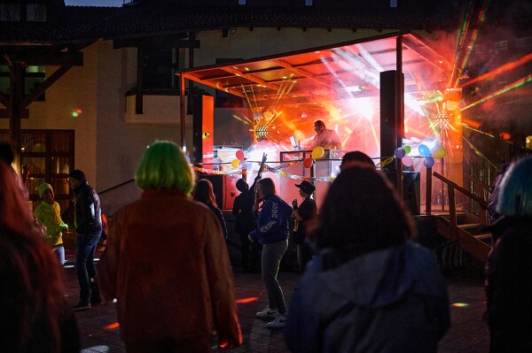 fa-24-02-13-18-04-00