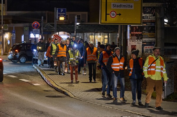 24.02.2024 - Lichterkette der Bürgerinitiative B 20 Laufen