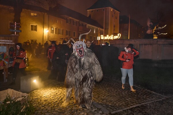 cm-24-12-01-18-11-27