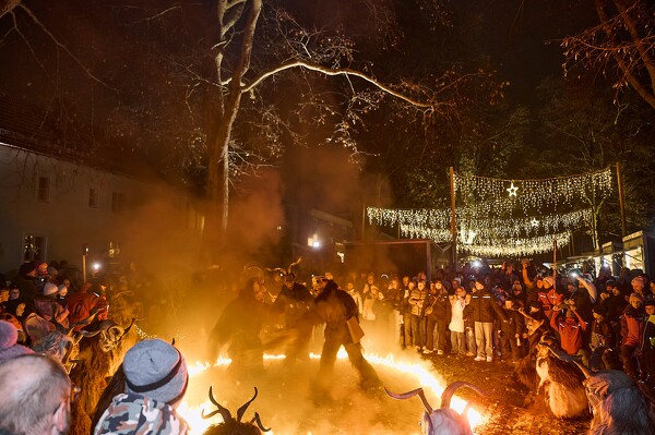 cm-24-12-01-18-30-09