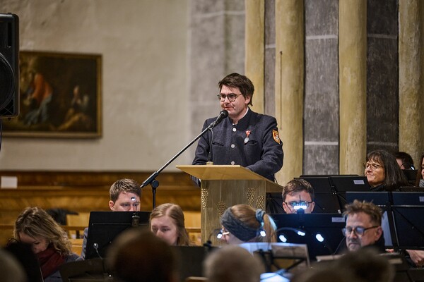 skl-24-12-15-17-01-27