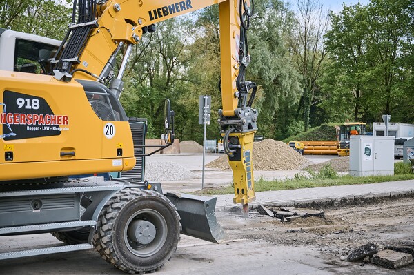 b20-24-04-18-16-18-27