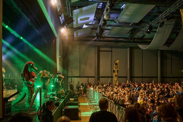 hs-25-02-08-15-37-17