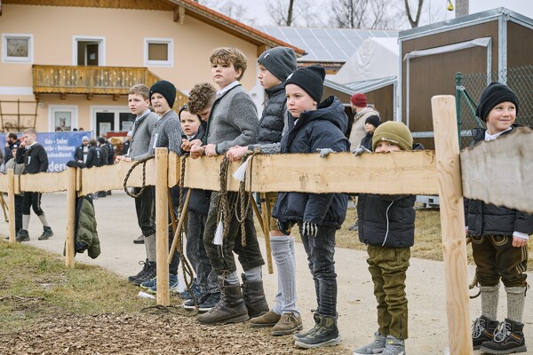 schnalzen-25-02-16-11-00-19