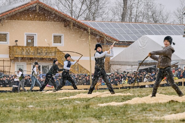 schnalzen-25-02-16-13-17-19