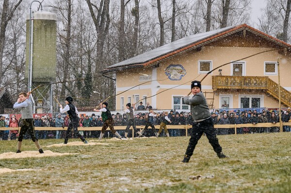 schnalzen-25-02-16-13-30-01