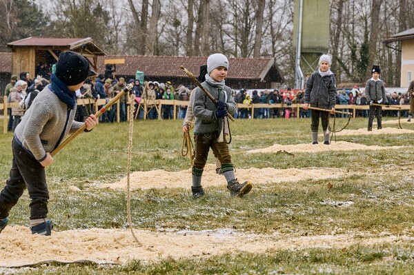 schnalzen-25-02-16-13-48-25