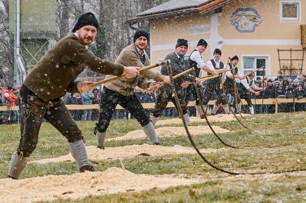 schnalzen-25-02-16-14-01-28