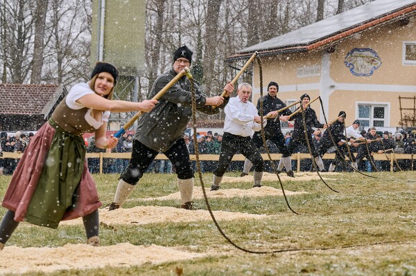 schnalzen-25-02-16-14-18-55