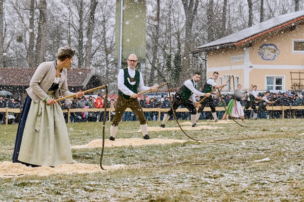 schnalzen-25-02-16-14-50-16