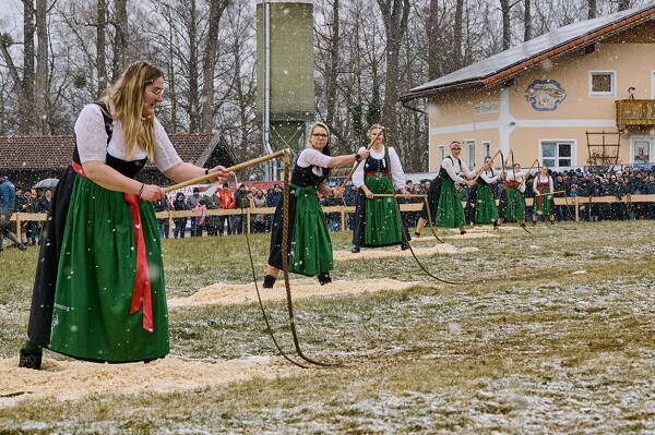 schnalzen-25-02-16-14-54-24