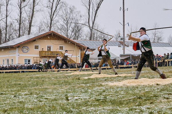 schnalzen-25-02-16-15-15-54