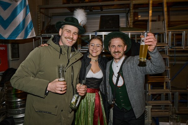 schnalzen-25-02-16-19-10-47