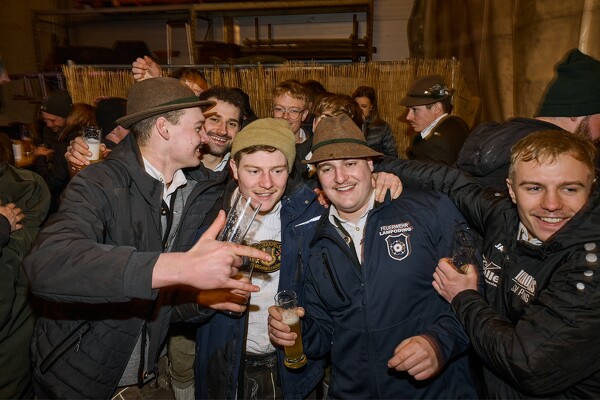 schnalzen-25-02-16-19-17-36