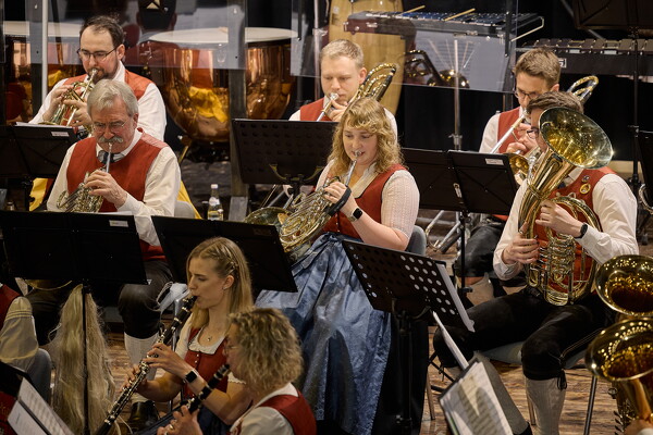 skl-25-04-12-20-44-35