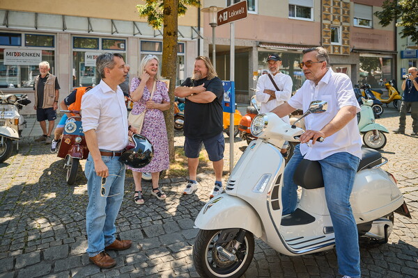 vespa-25-06-22-11-30-41