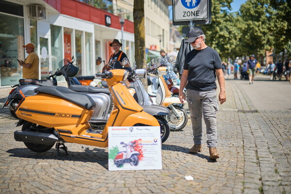 vespa-25-06-22-11-42-13