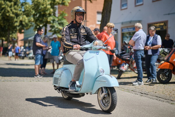 vespa-25-06-22-11-44-21