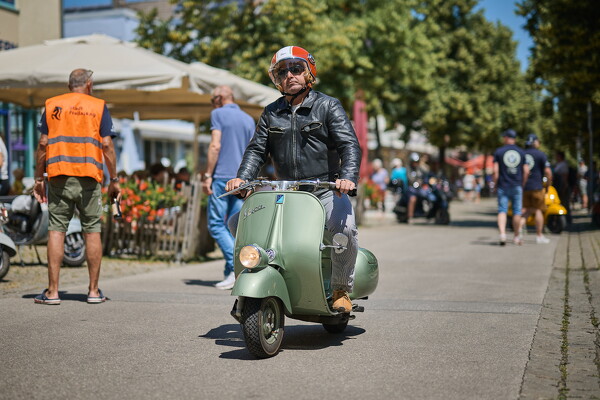 vespa-25-06-22-12-05-05