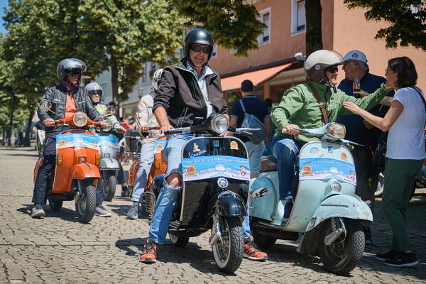 vespa-25-06-22-12-46-17