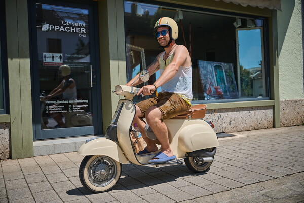 vespa-25-06-22-12-49-16