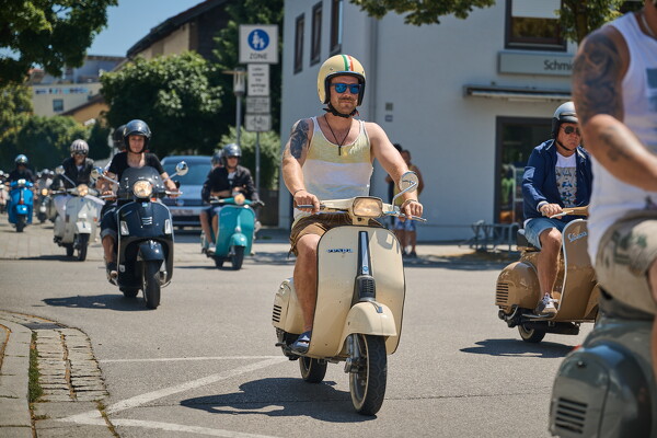 vespa-25-06-22-12-51-01
