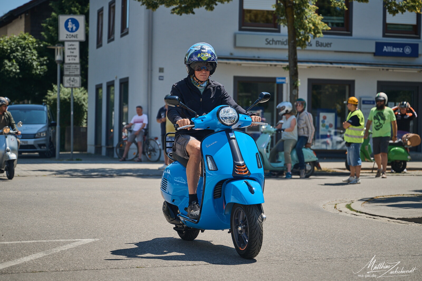 vespa-25-06-22-12-51-06.jpg