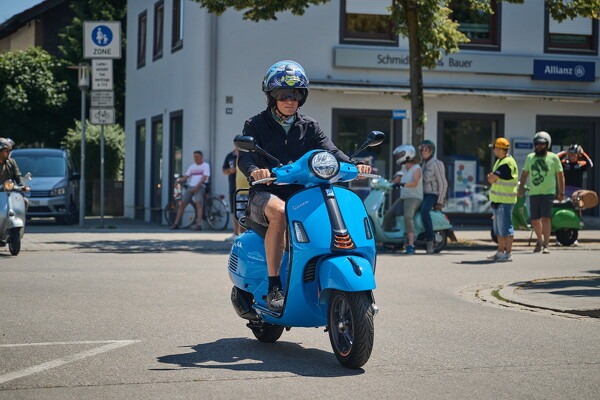 vespa-25-06-22-12-51-06
