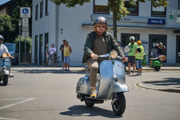 vespa-25-06-22-12-51-09