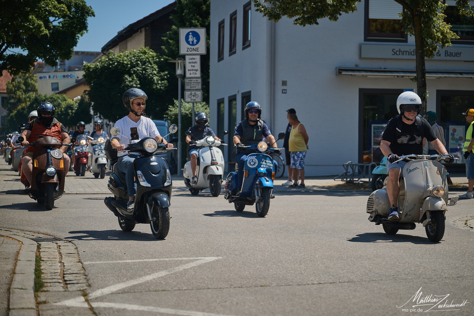 vespa-25-06-22-12-51-13.jpg