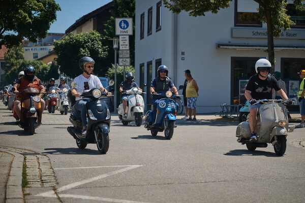 vespa-25-06-22-12-51-13