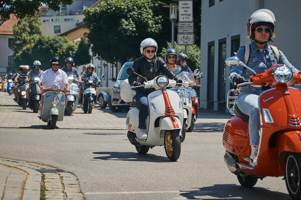 vespa-25-06-22-12-51-16
