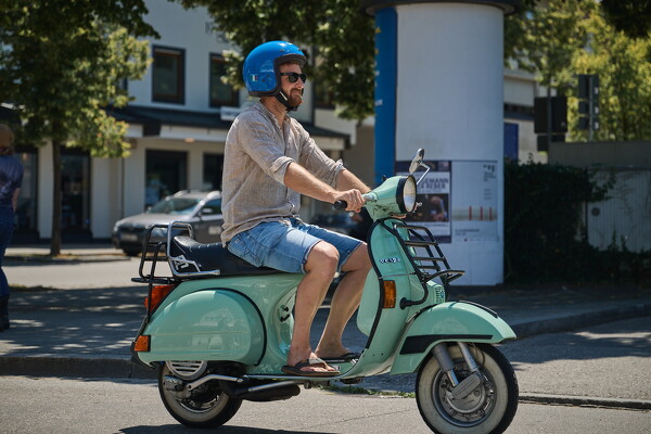 vespa-25-06-22-12-51-29