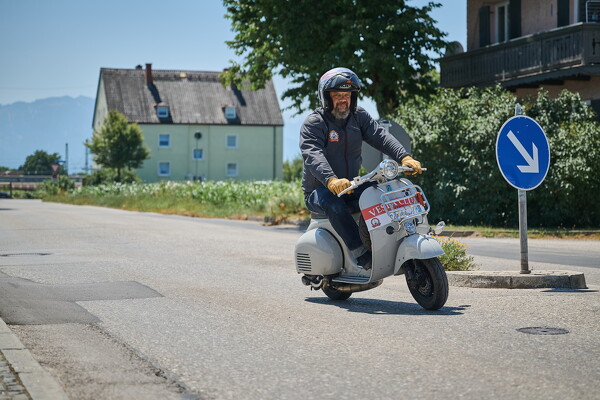 vespa-25-06-22-12-54-01