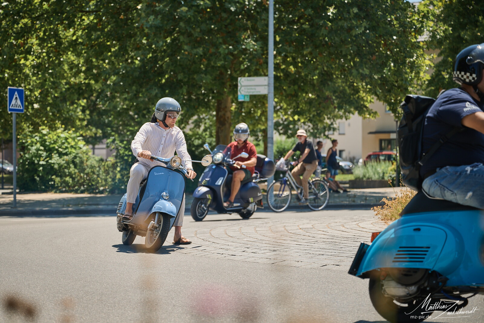 vespa-25-06-22-12-59-27.jpg